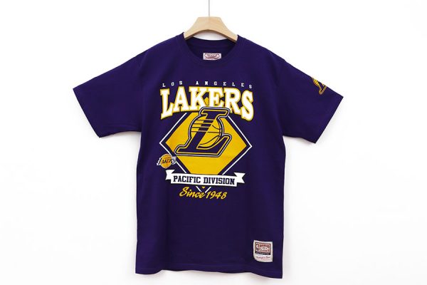 Playera Lakers multilogo morado