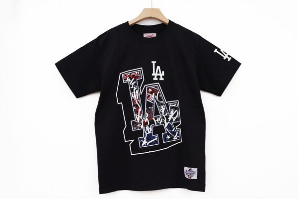 PLAYERA LOS ANGELES DODGERS GRAFFITI 3D LOGO